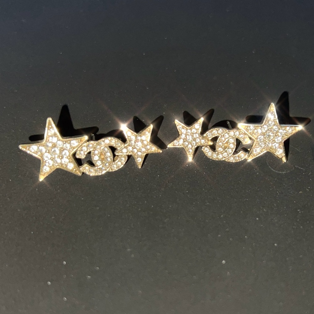 Chanel 2023 Stars and C’s Strass Crystal Earrings in Light Gold